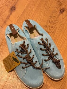 Spenco Santa Clara Light Blue Women's Canvas Sneakers with Brown Accents